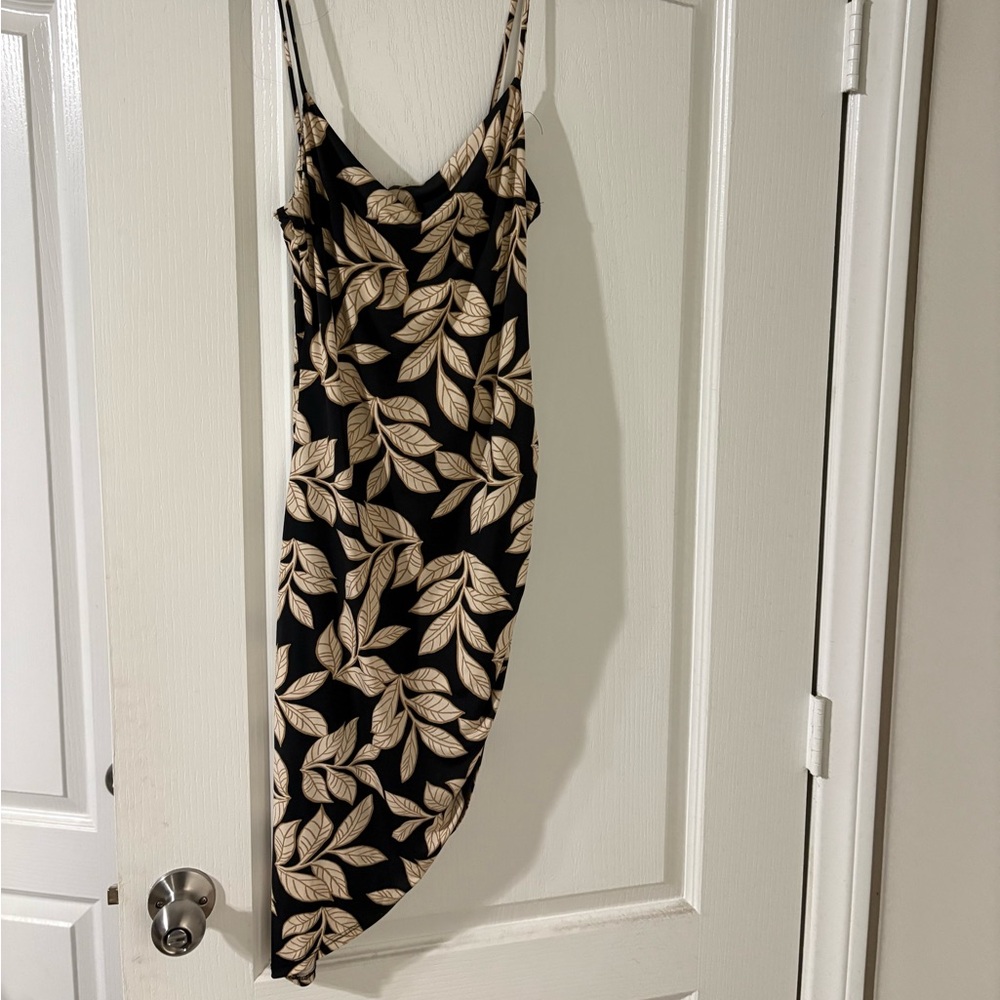 Elegant Black and Cream Leaf Print Dress